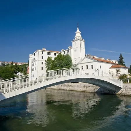 In With Terrace, Air Conditioning, Wifi Apartment Jadranovo