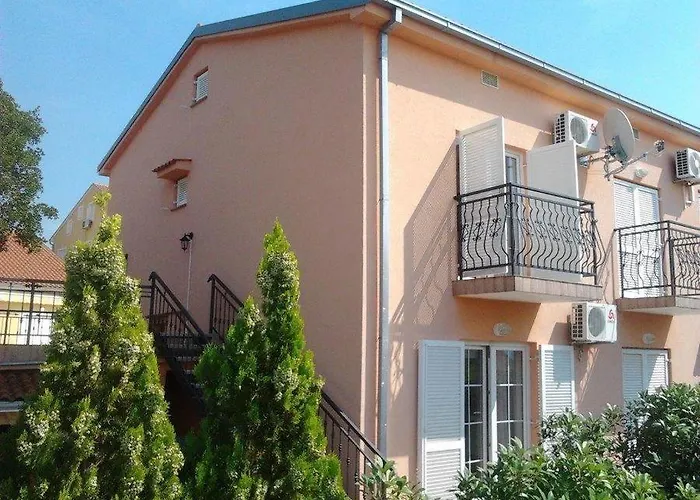 Apartament In With Terrace, Air Conditioning, Wifi Jadranovo