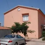 شقة In With Terrace, Air Conditioning, Wifi *